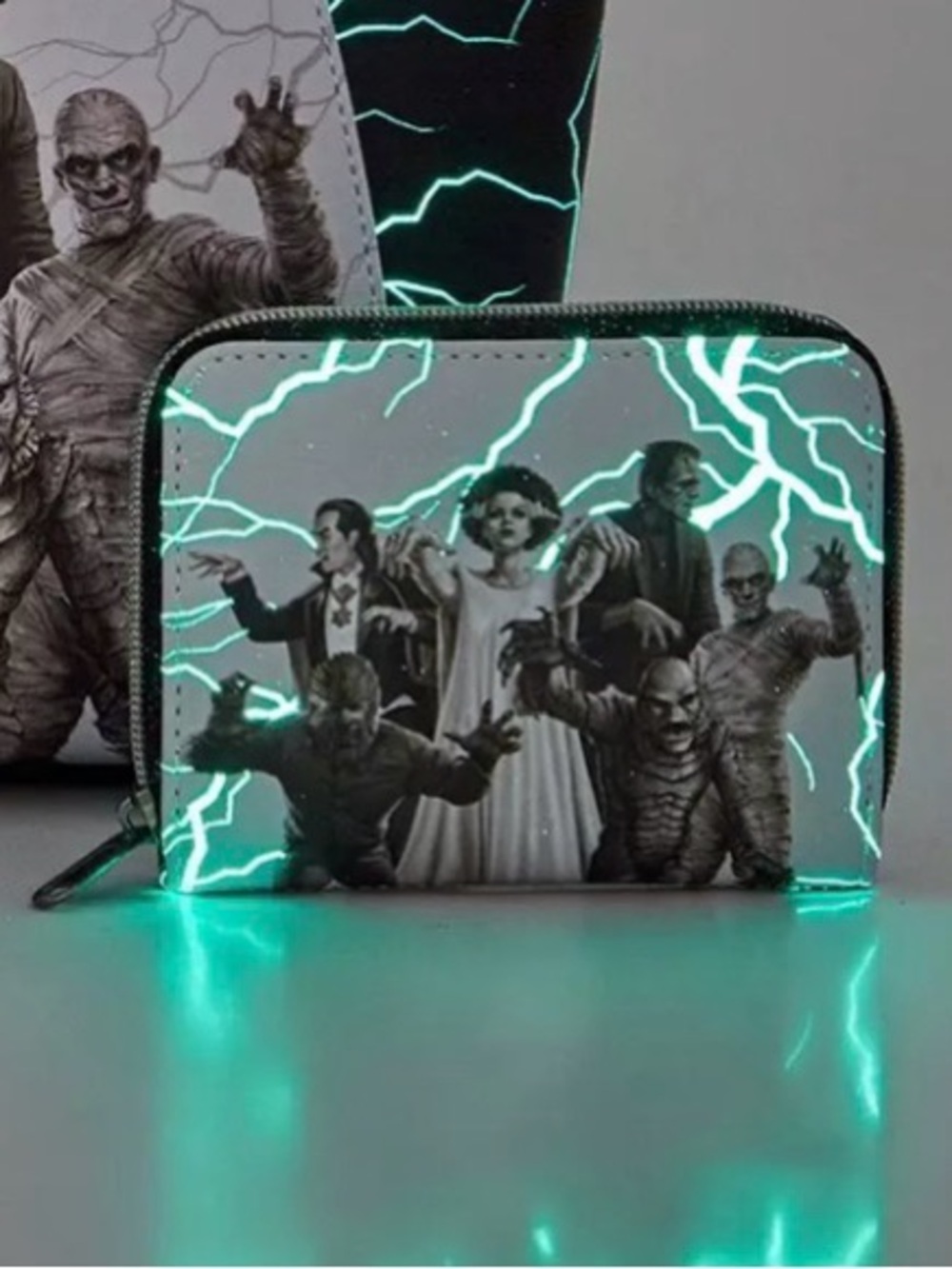 NEW Loungefly UNIVERSAL Studios Classic MONSTERS Glow In The Dark Zipper WALLET